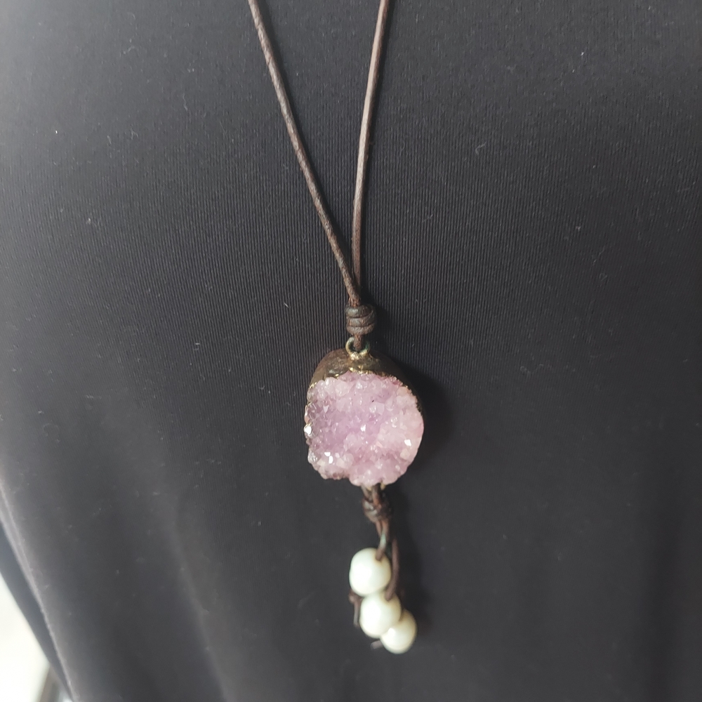 Chic Pink Druzy Pendant Necklace